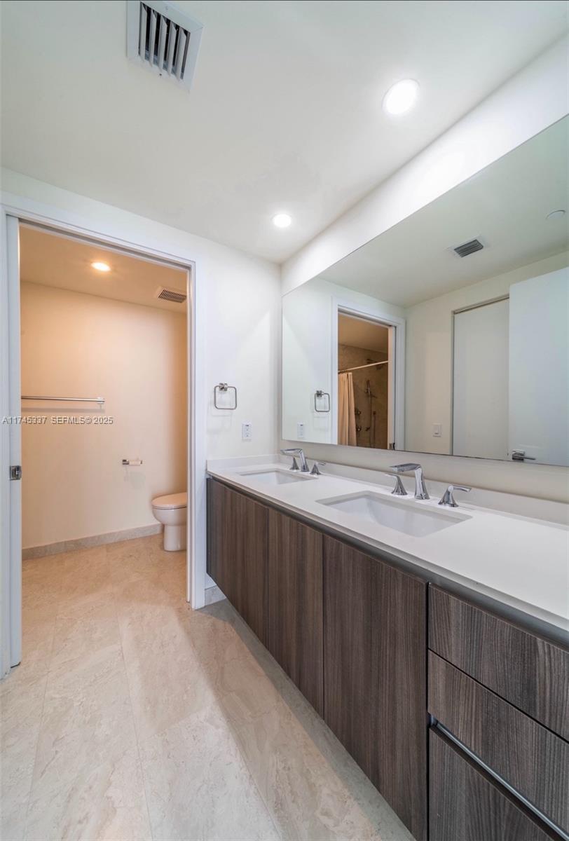 488 Ne 18th 2403