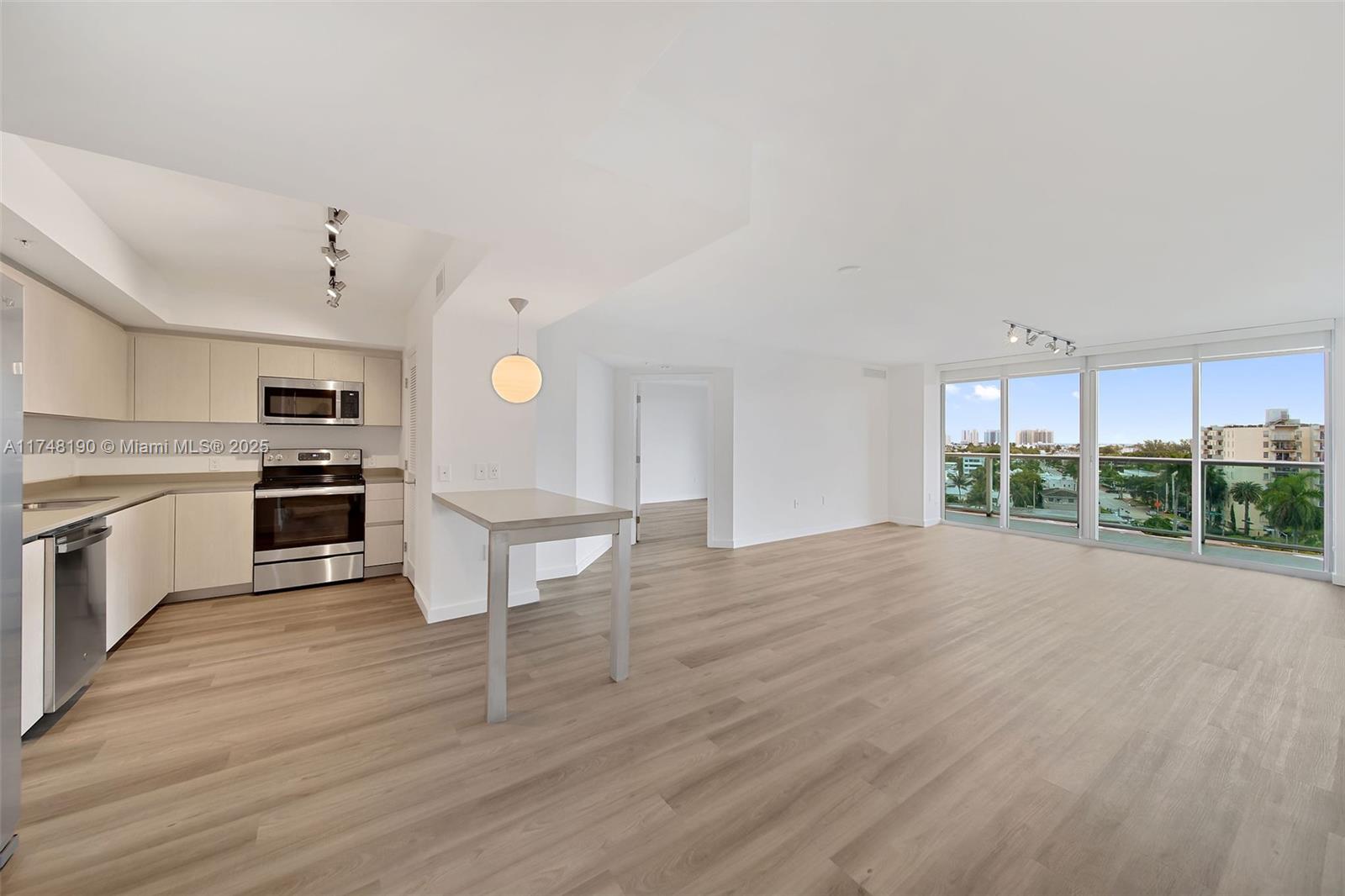 1500 Bay Rd # 1214 Unit: M-1214