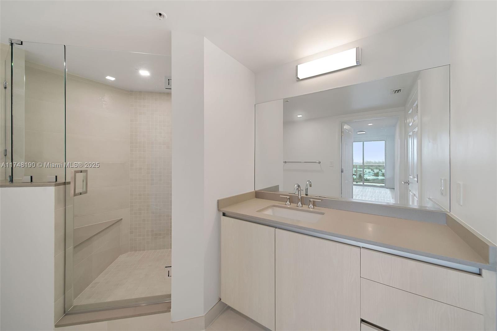 1500 Bay Rd # 1214 Unit: M-1214