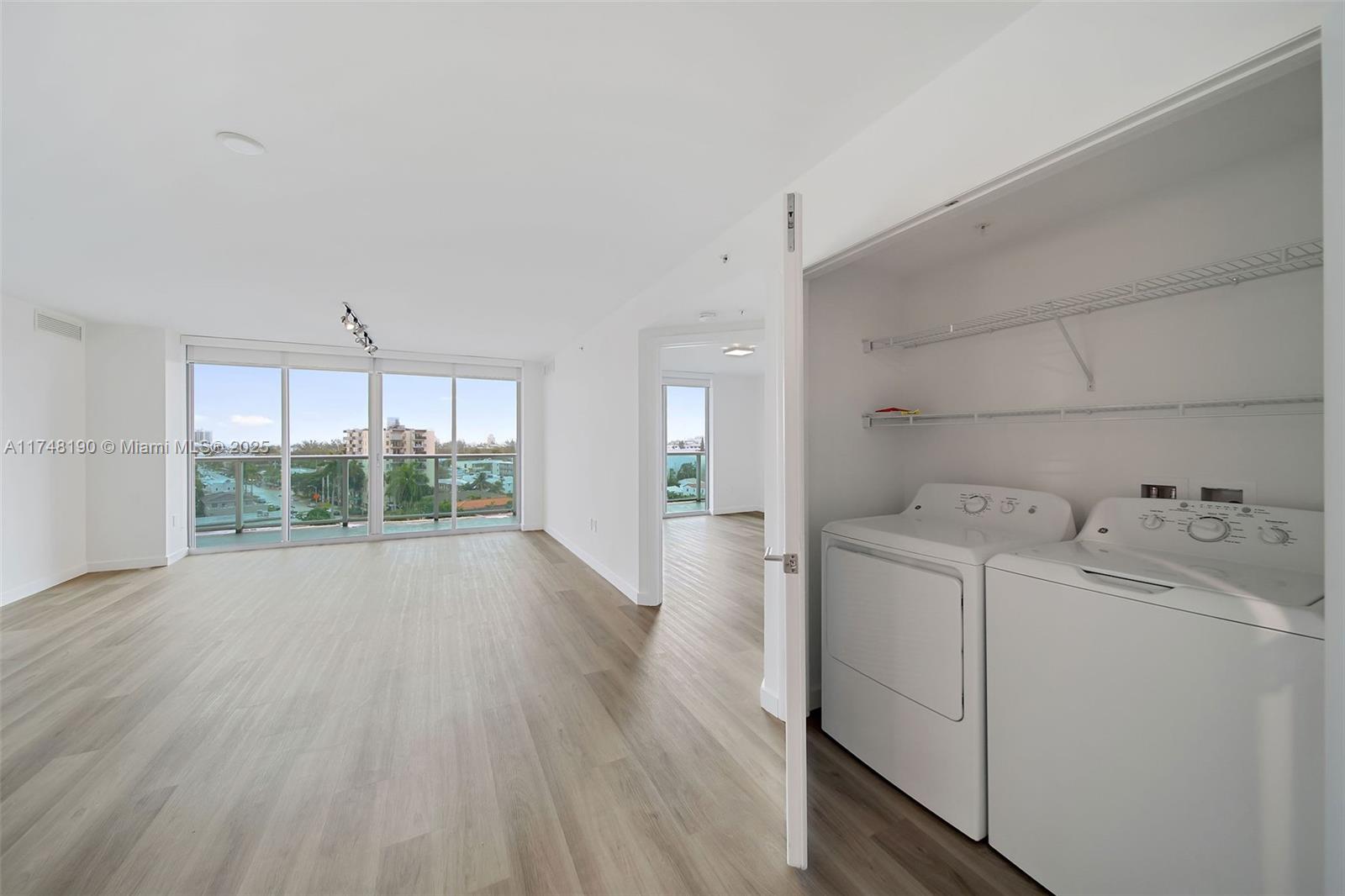 1500 Bay Rd # 1214 Unit: M-1214