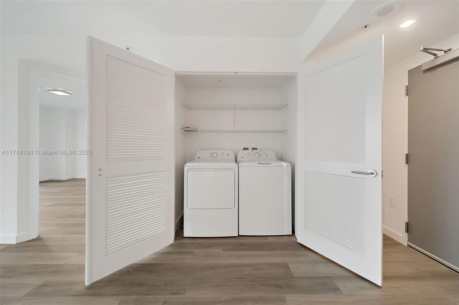 1500 Bay Rd # 1214 Unit: M-1214