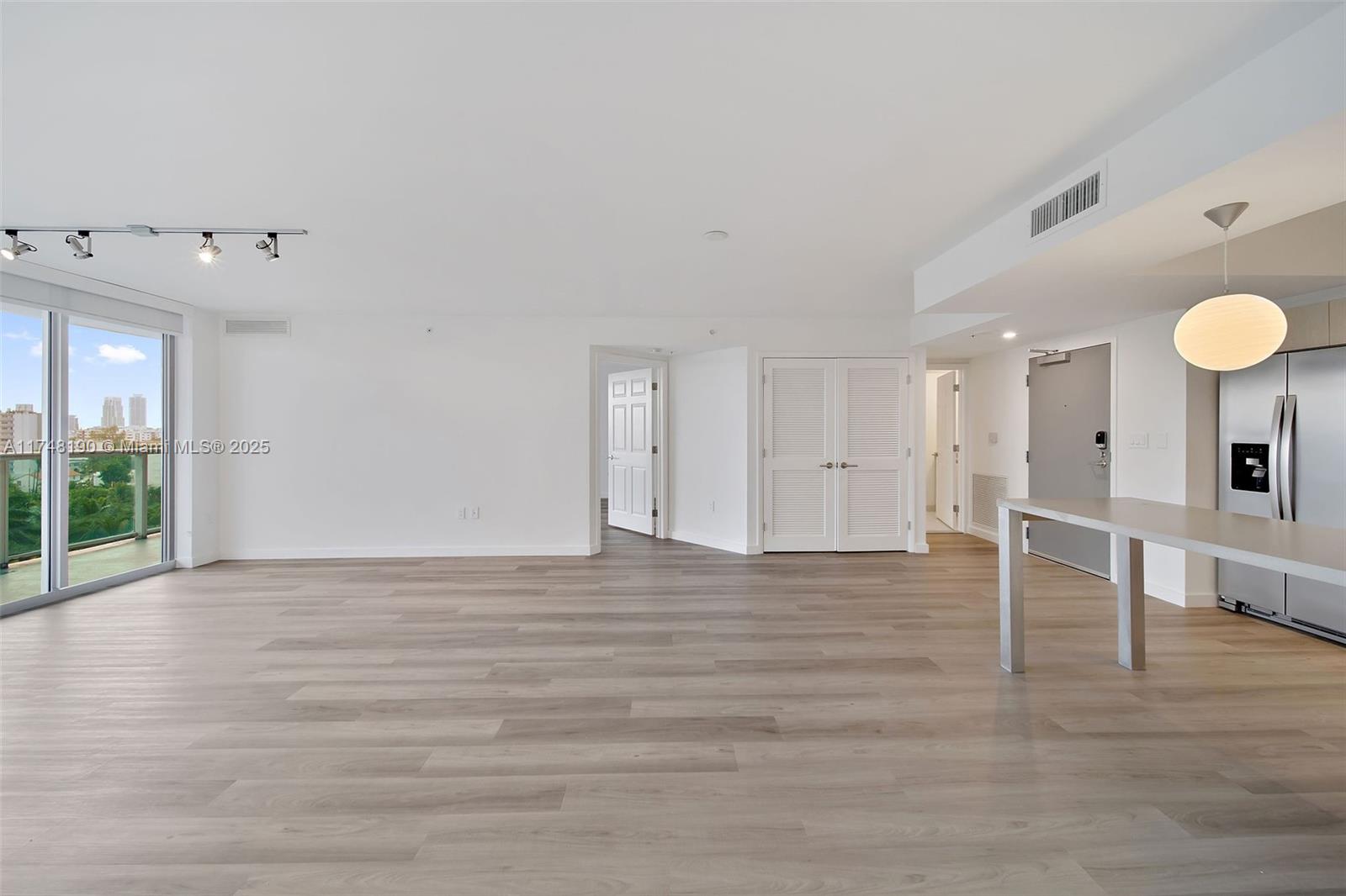 1500 Bay Rd # 1214 Unit: M-1214