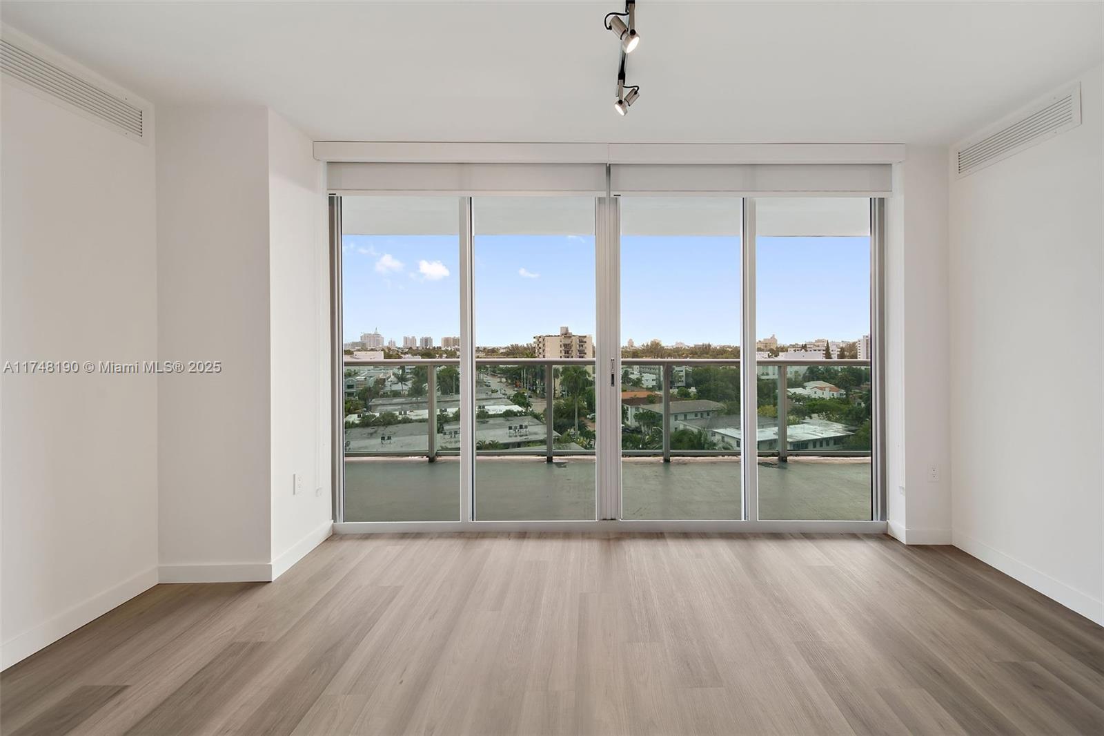 1500 Bay Rd # 1214 Unit: M-1214