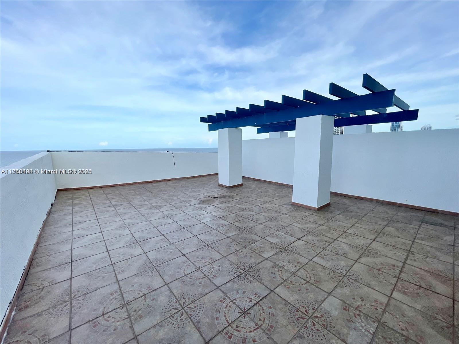 7600 Collins Ave # 1013