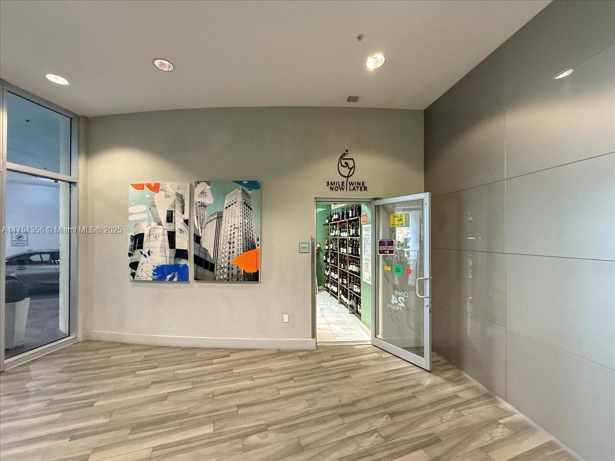 1750 N Bayshore Dr # 4809