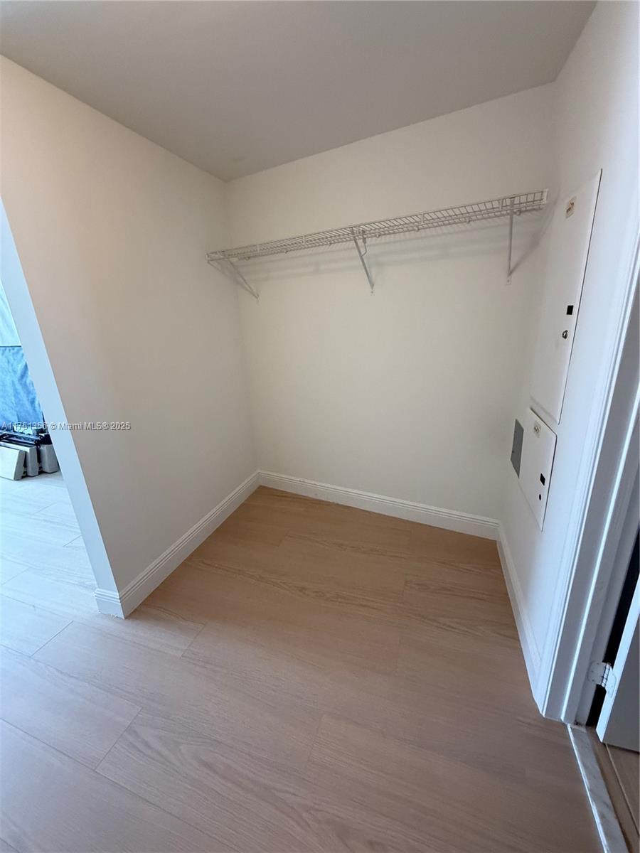1750 N Bayshore Dr # 4809
