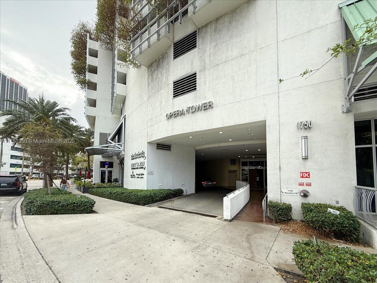 1750 N Bayshore Dr # 4809