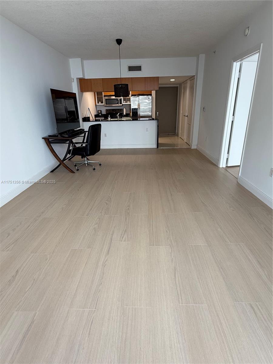 1750 N Bayshore Dr # 4809