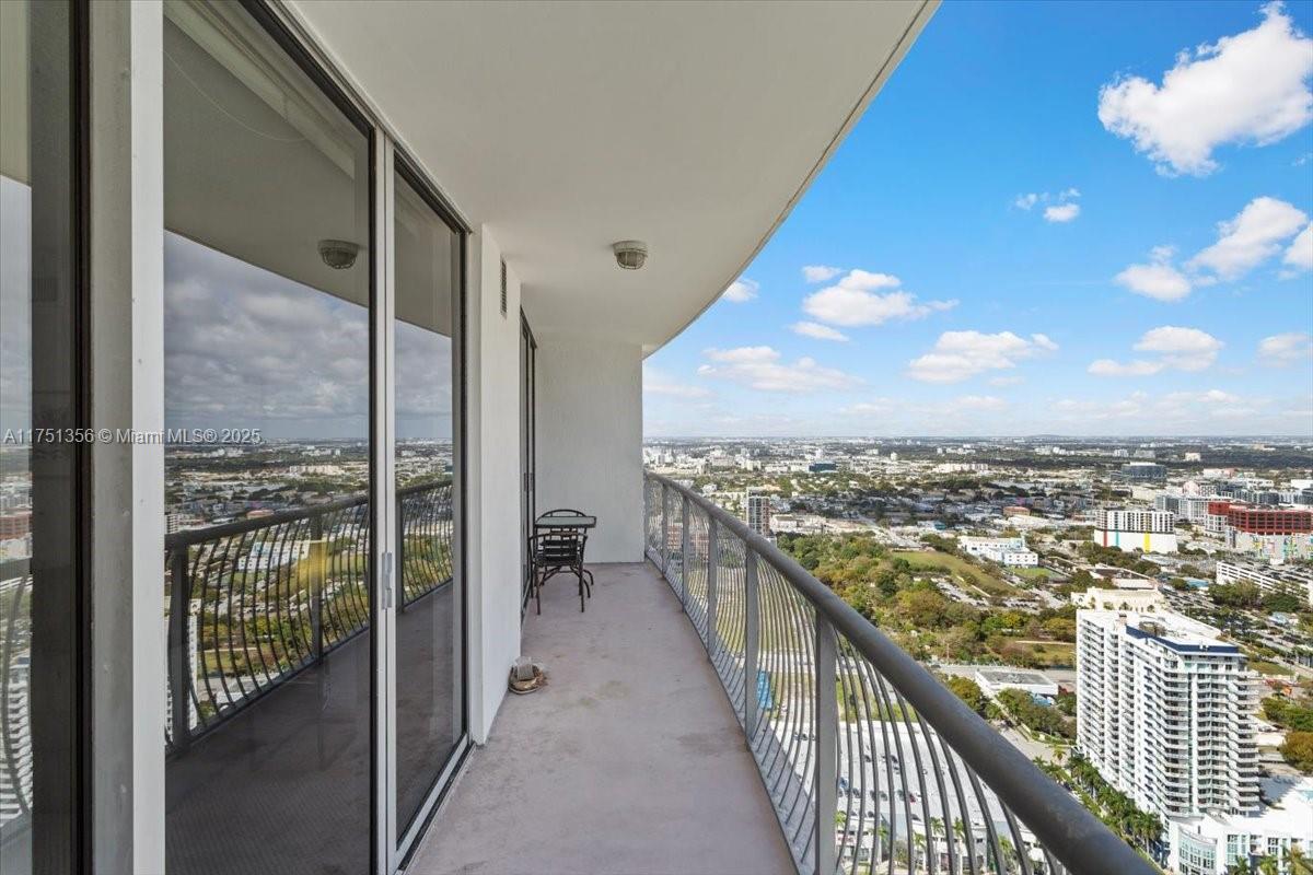 1750 N Bayshore Dr # 4809