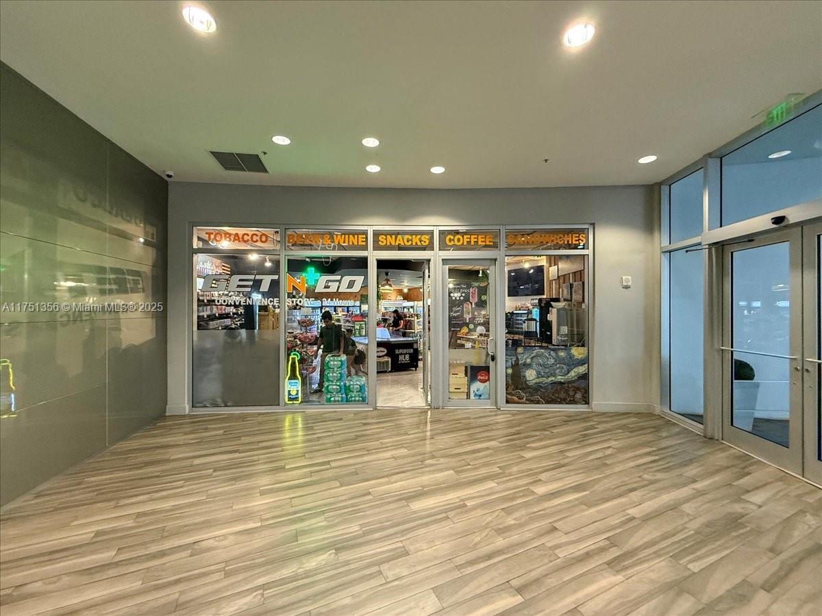 1750 N Bayshore Dr # 4809