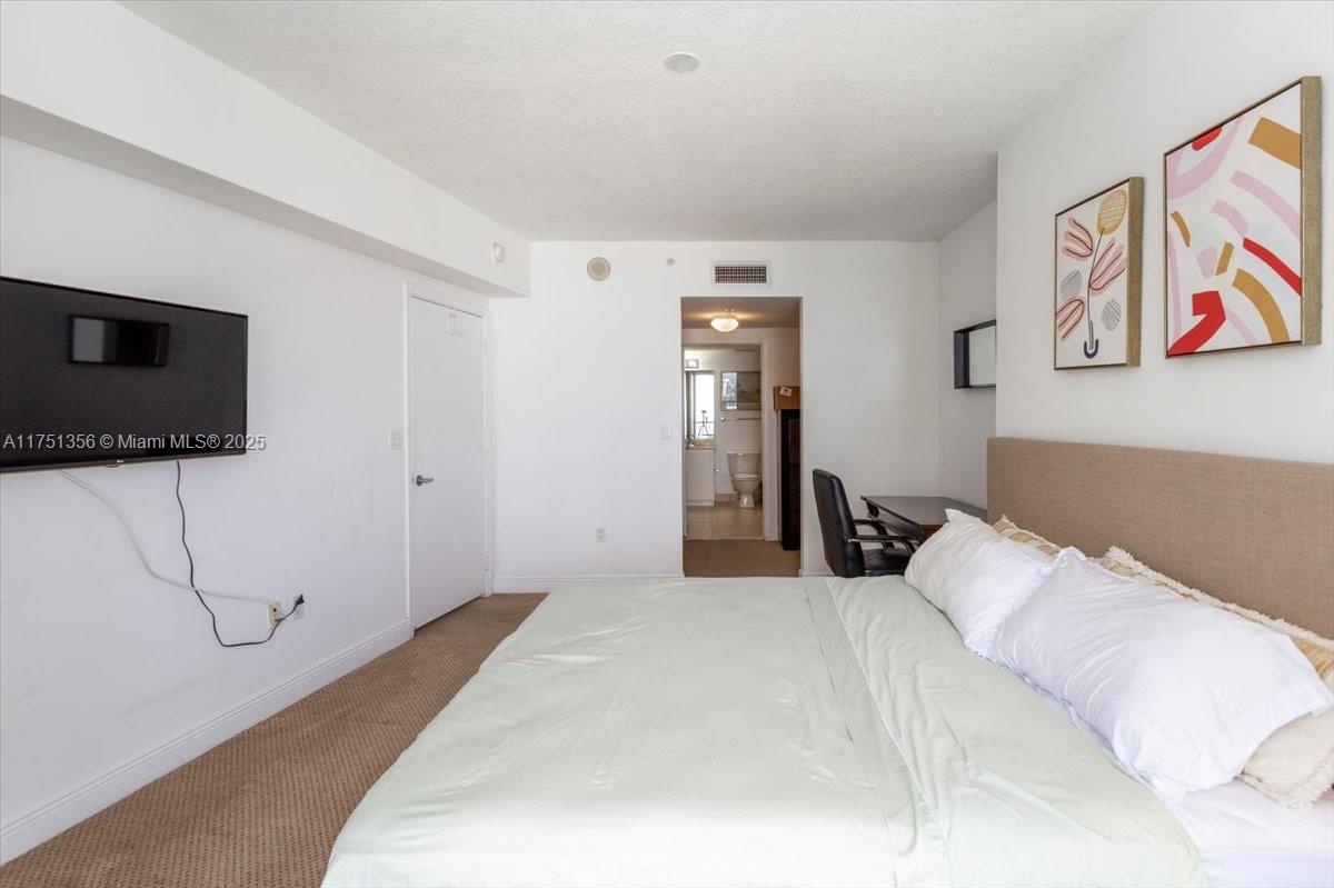 1750 N Bayshore Dr # 4809