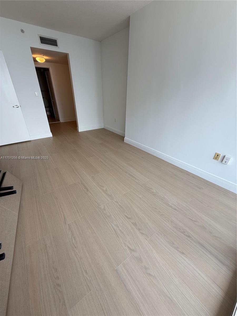 1750 N Bayshore Dr # 4809