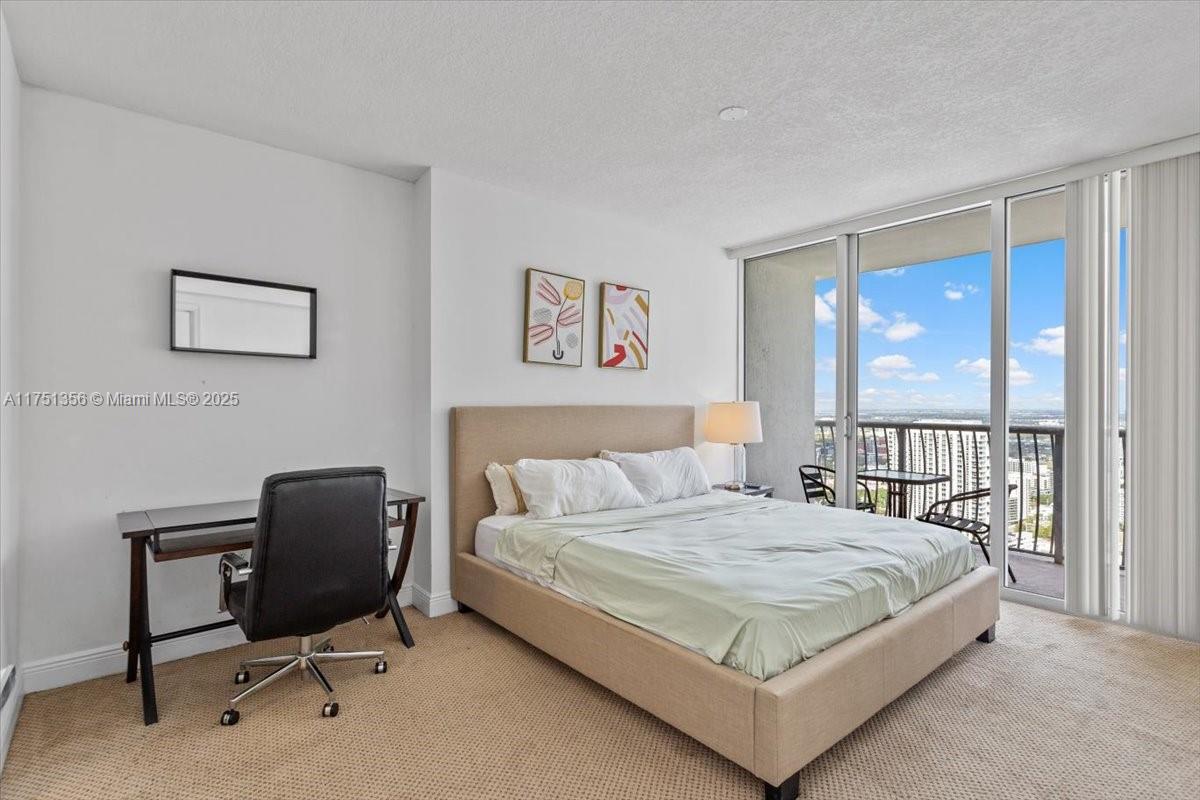 1750 N Bayshore Dr # 4809
