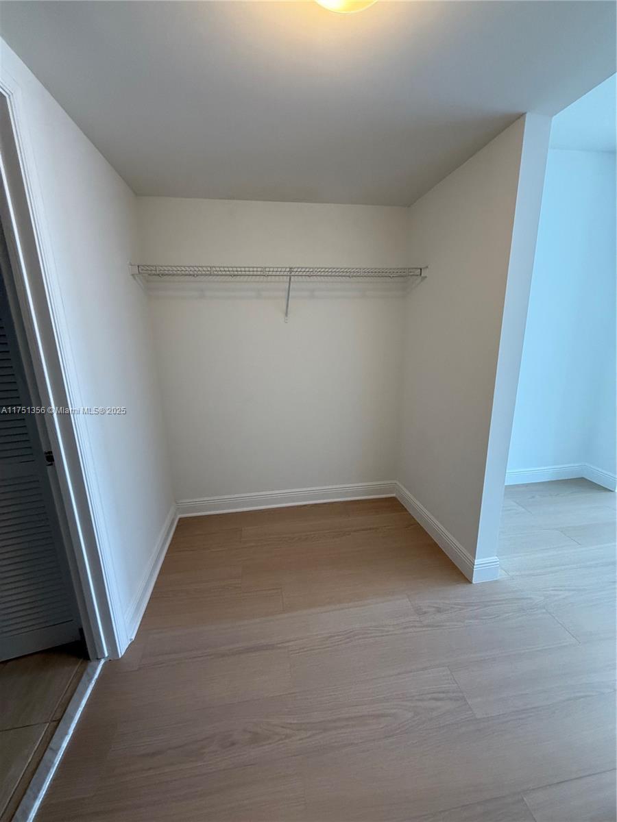 1750 N Bayshore Dr # 4809