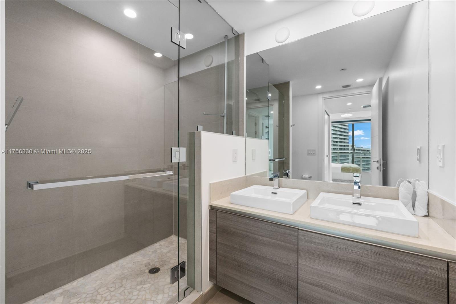 1080 Brickell Ave # 2301