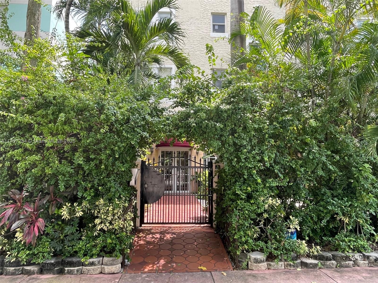 747 Michigan Ave # 205