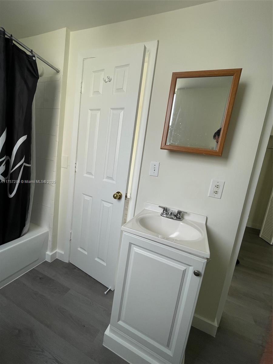 747 Michigan Ave # 205