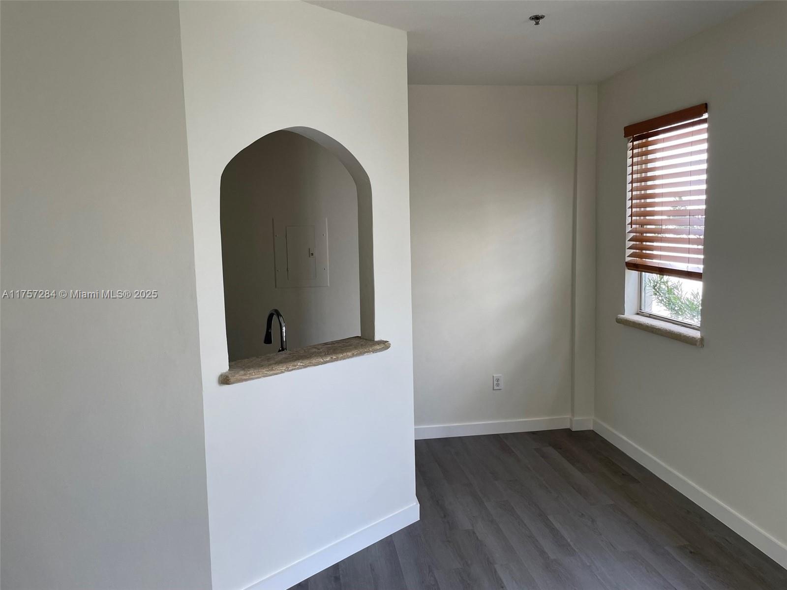 747 Michigan Ave # 205