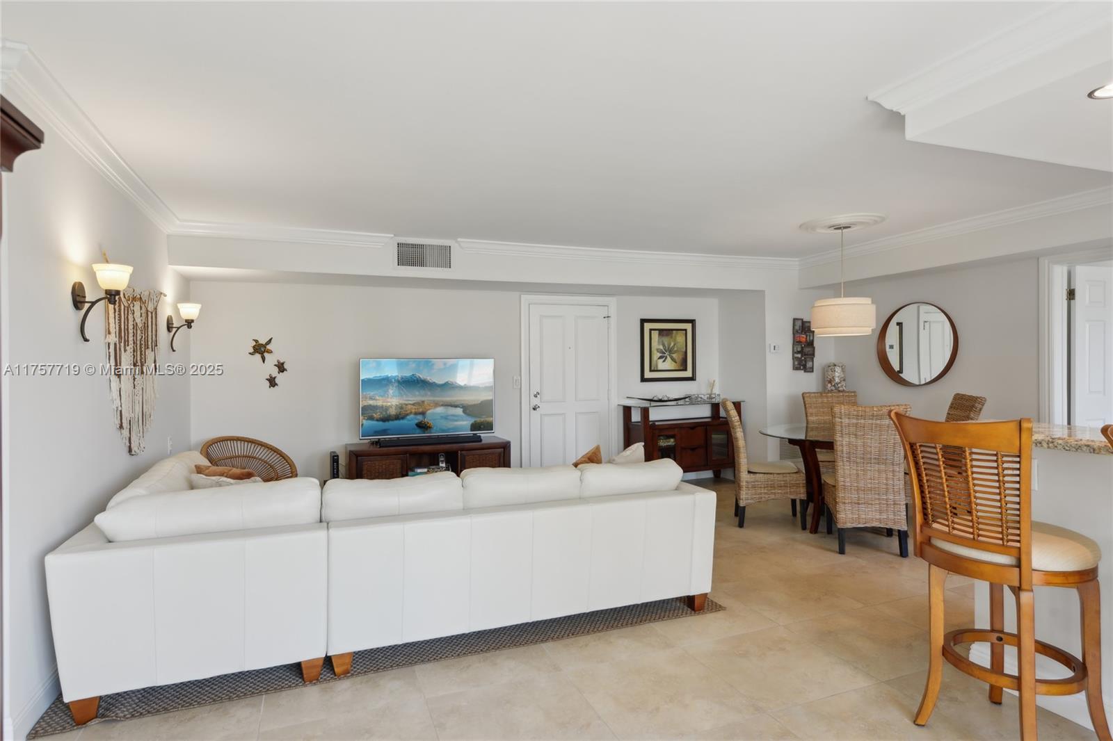 1236 Hillsboro Mile # 403
