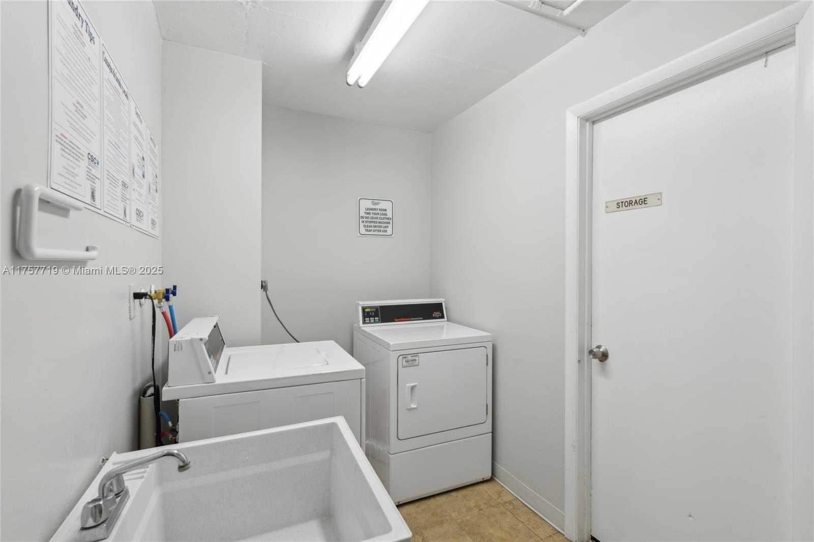 1236 Hillsboro Mile # 403