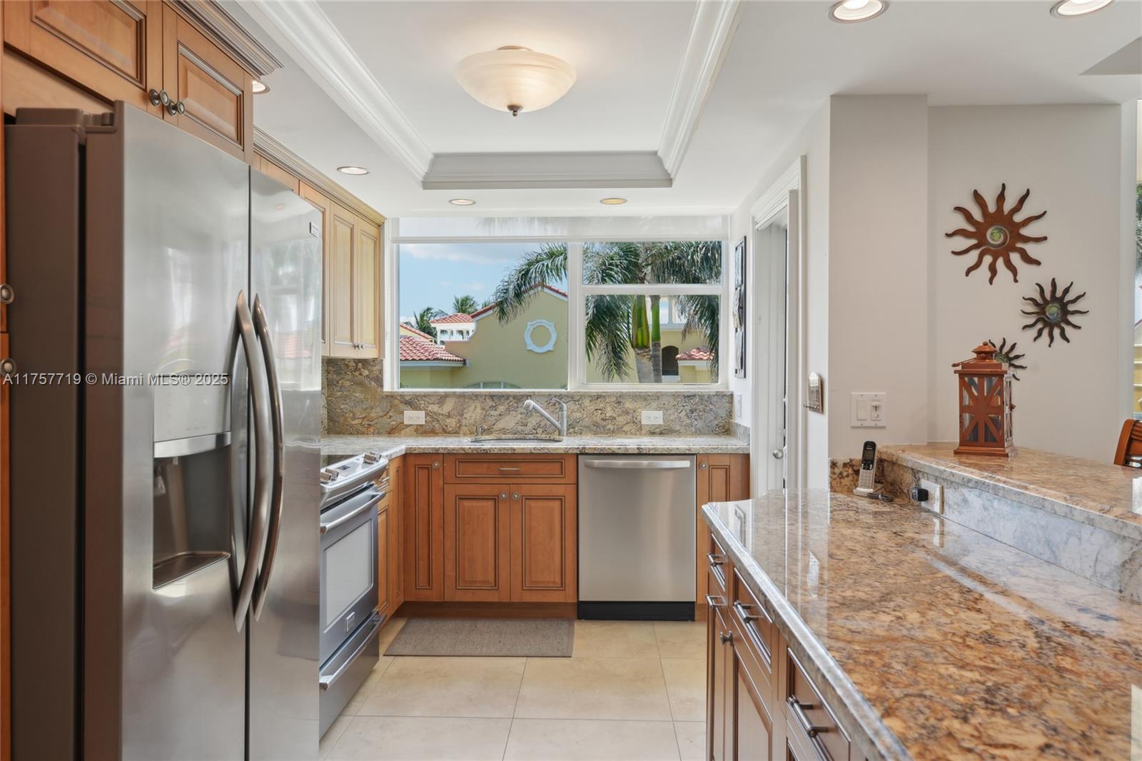 1236 Hillsboro Mile # 403