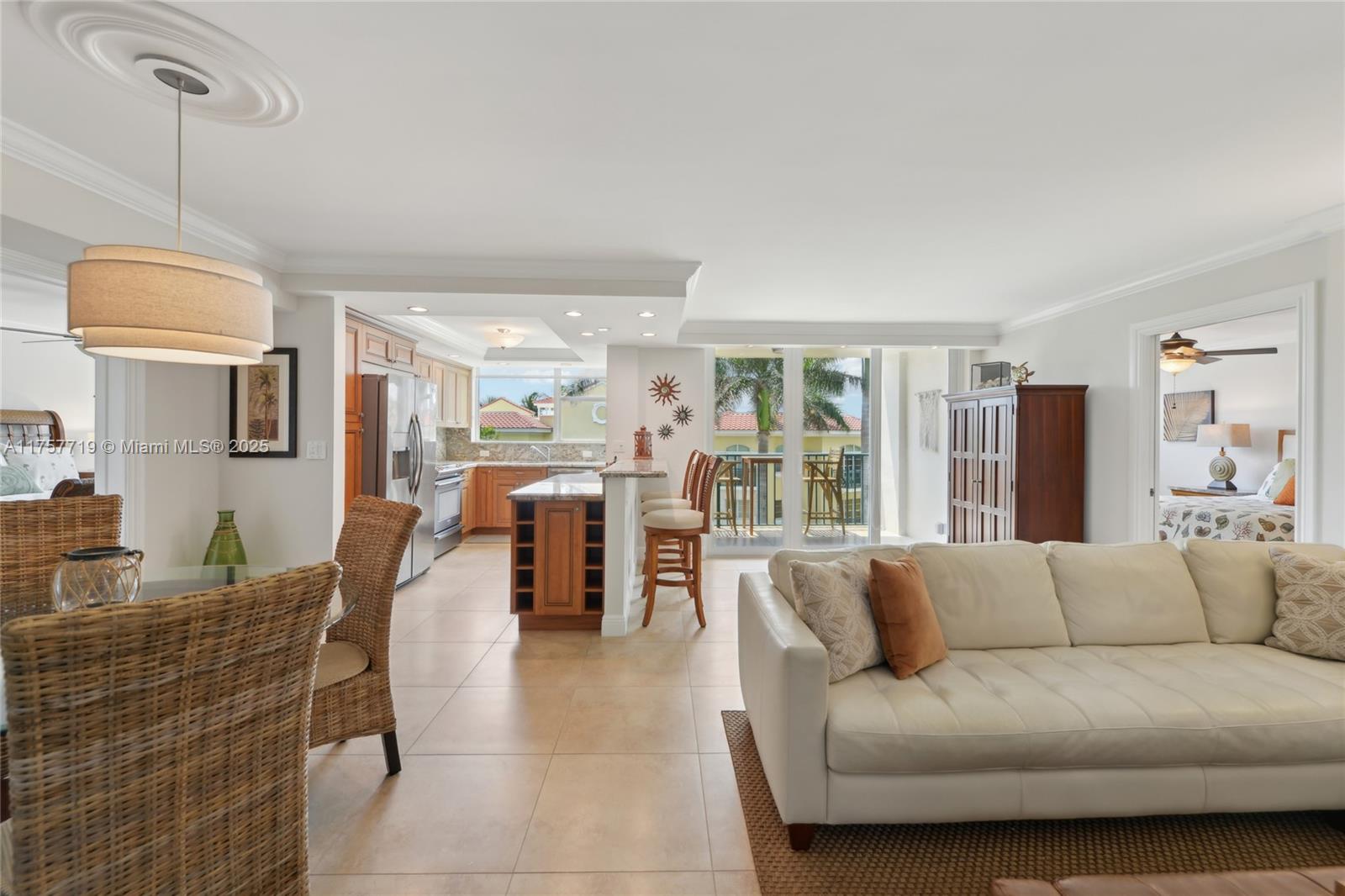 1236 Hillsboro Mile # 403