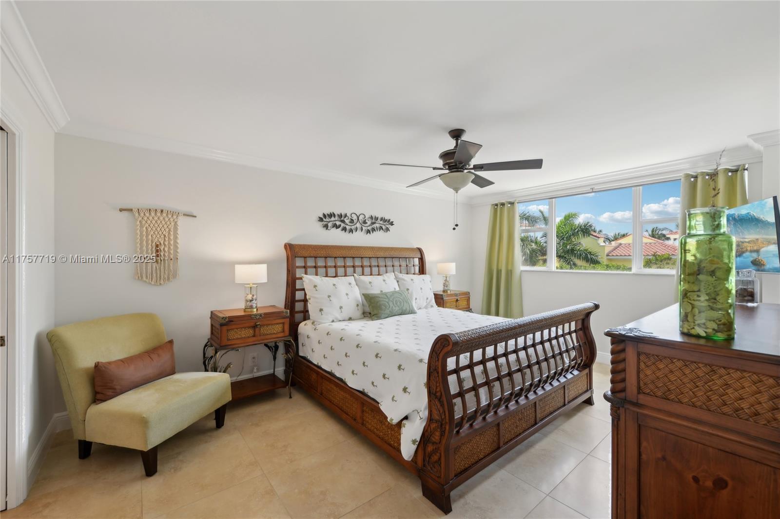 1236 Hillsboro Mile # 403