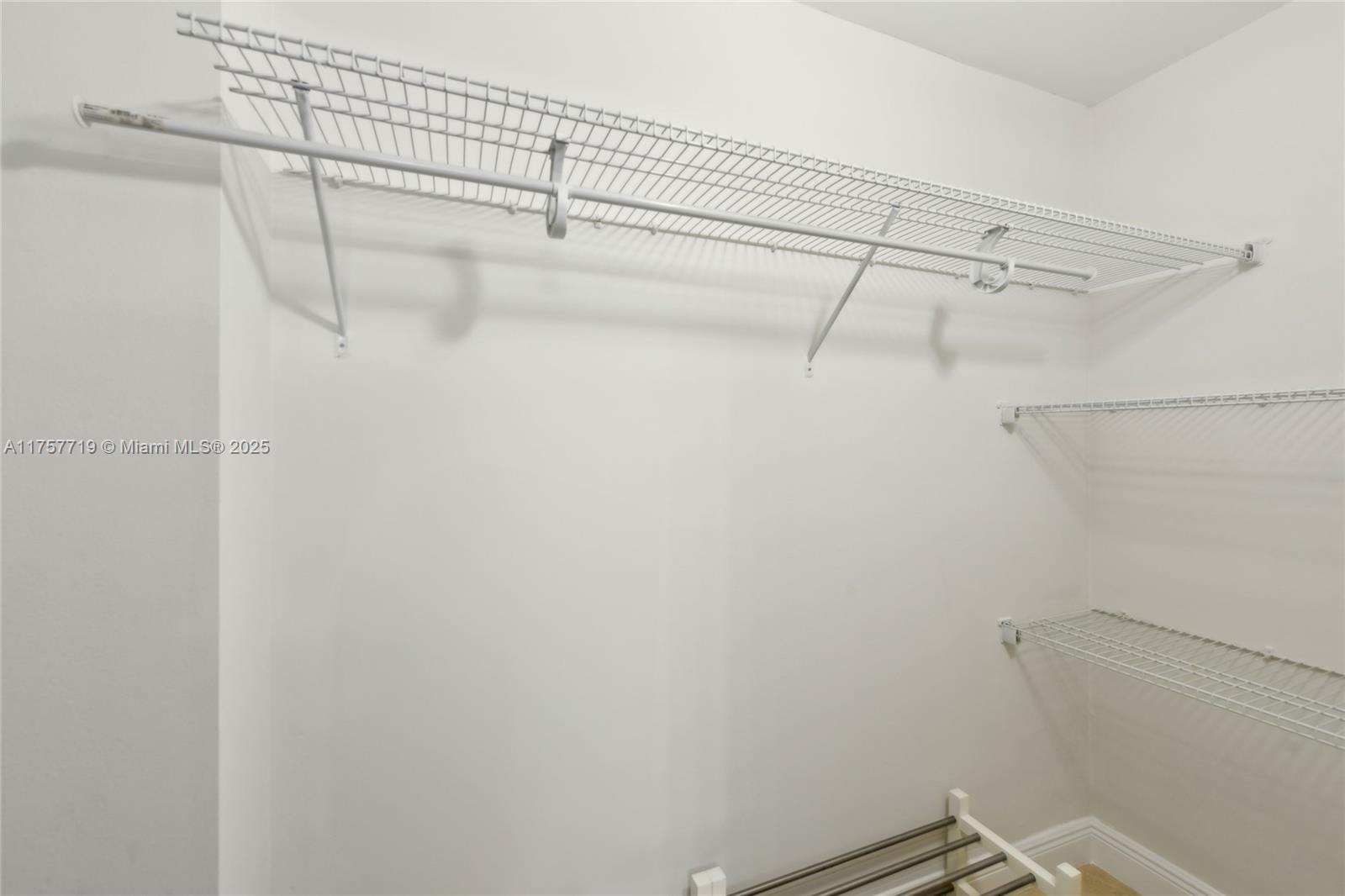 1236 Hillsboro Mile # 403