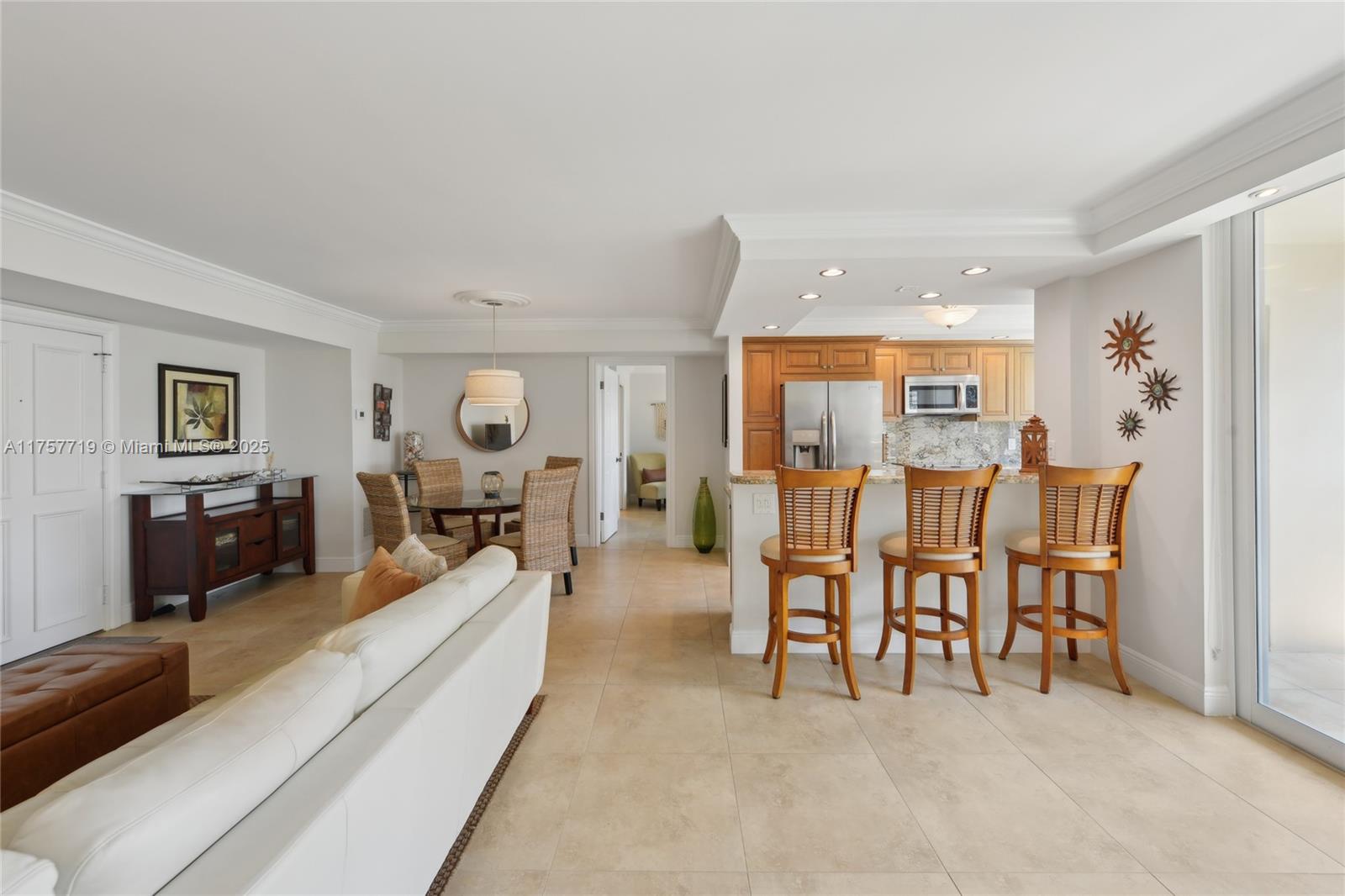 1236 Hillsboro Mile # 403