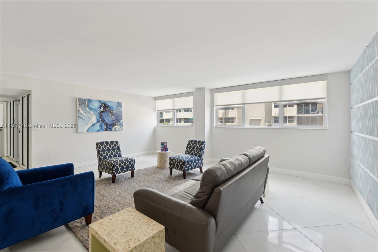 1236 Hillsboro Mile # 403
