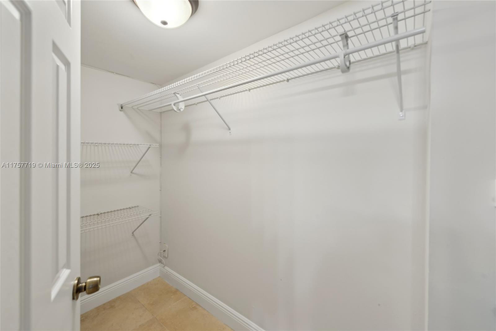 1236 Hillsboro Mile # 403