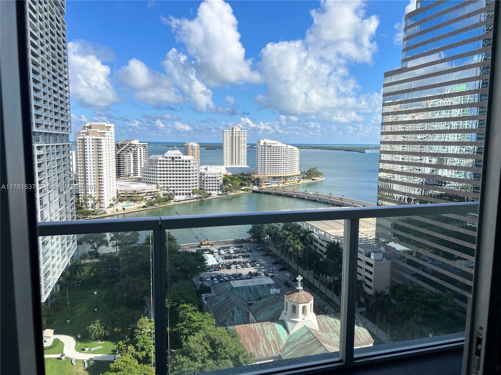 500 Brickell Ave # 2300
