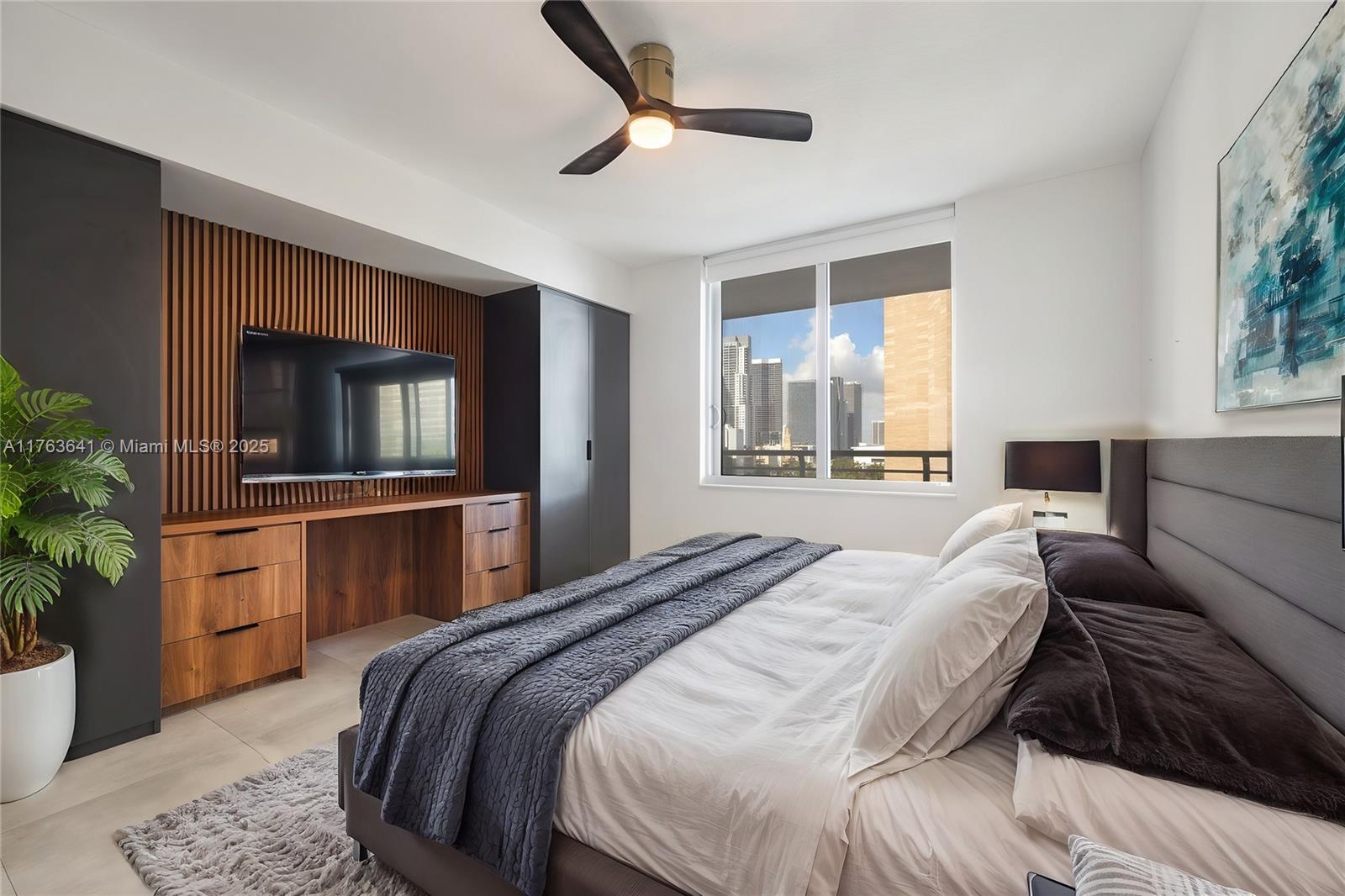 335 S Biscayne Blvd # 1502