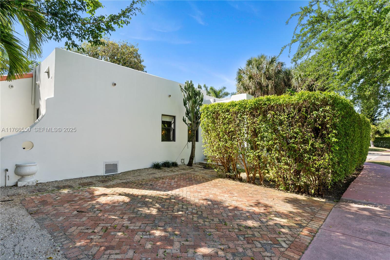 1656 Biarritz Drive