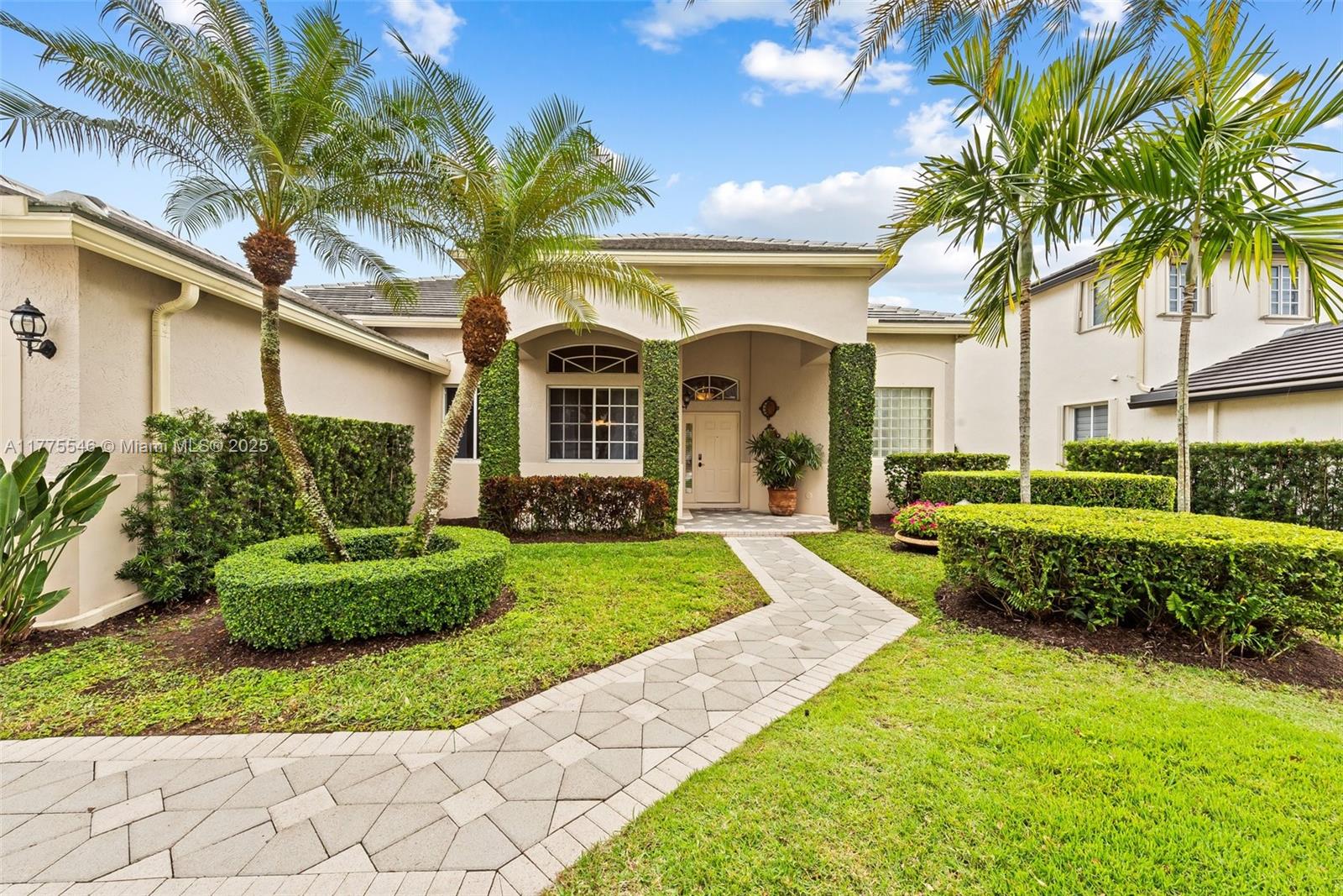 821 Crestview Cir