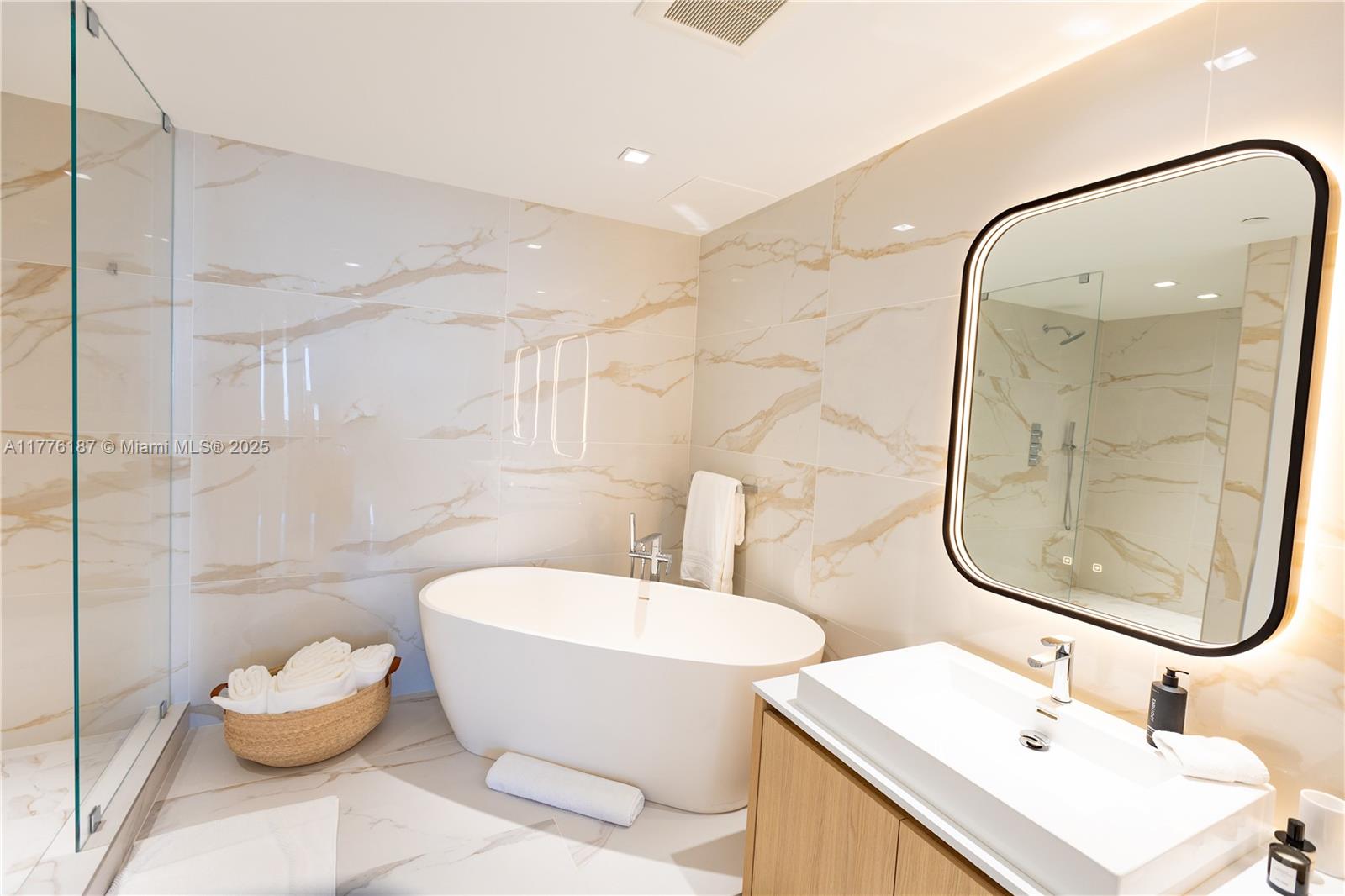 1425 Brickell Ave # 47A