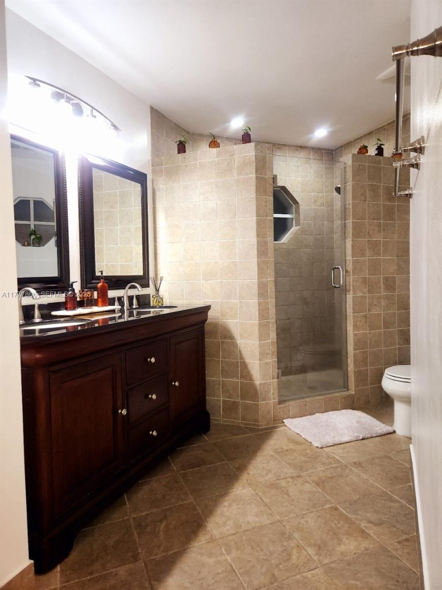 2984 Tall Oak Court