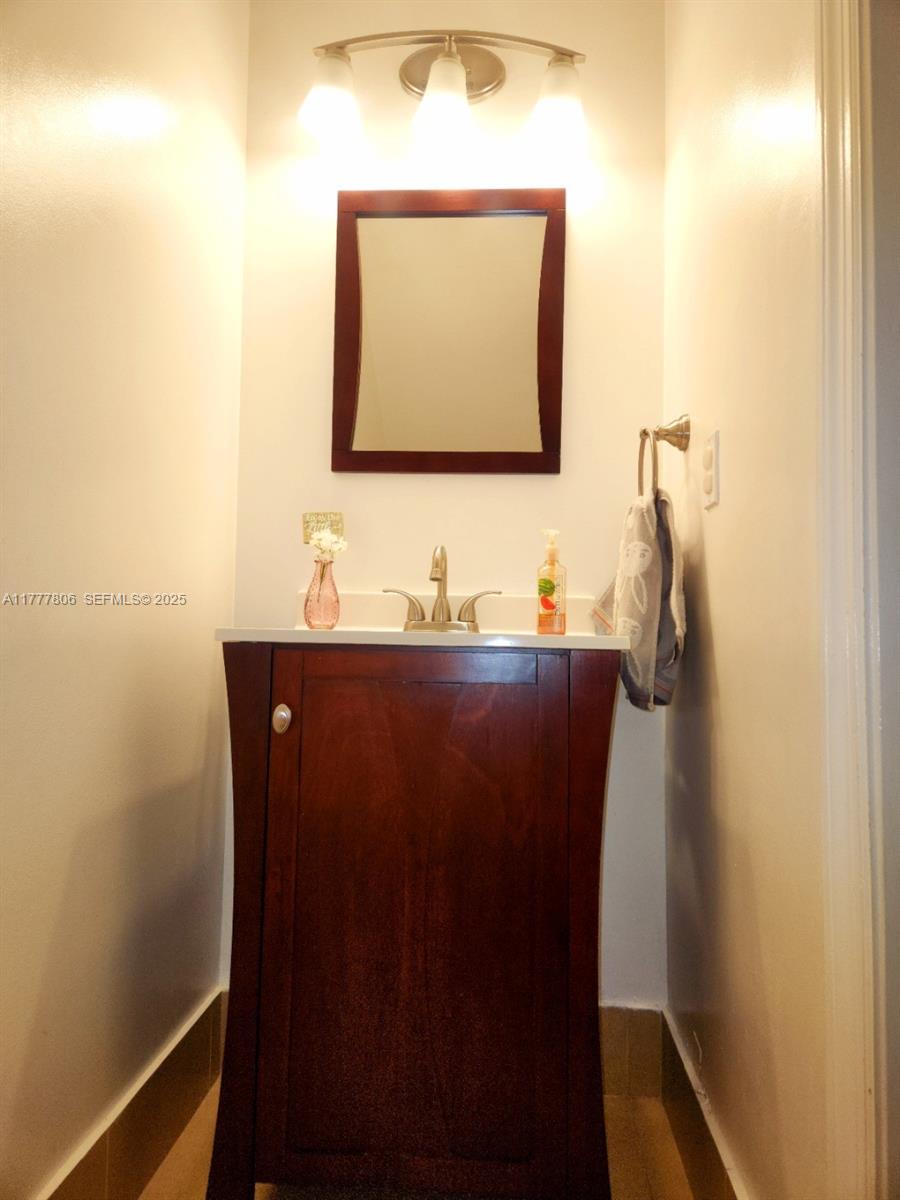 2984 Tall Oak Court
