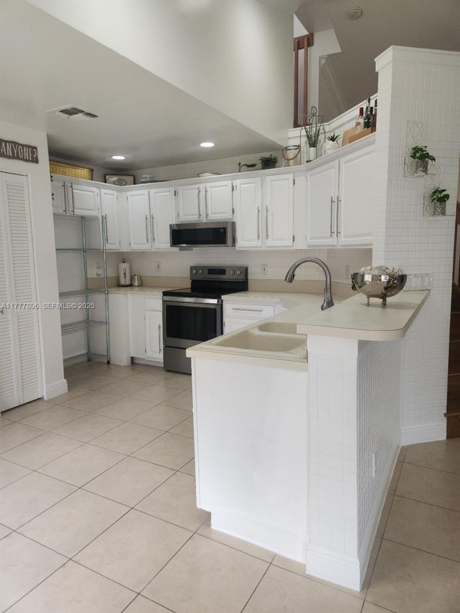 2984 Tall Oak Court