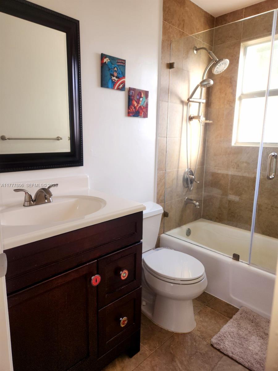 2984 Tall Oak Court