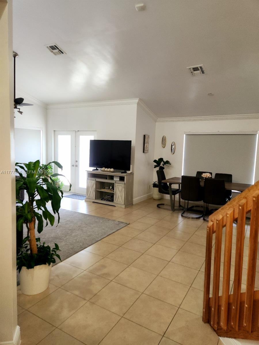 2984 Tall Oak Court