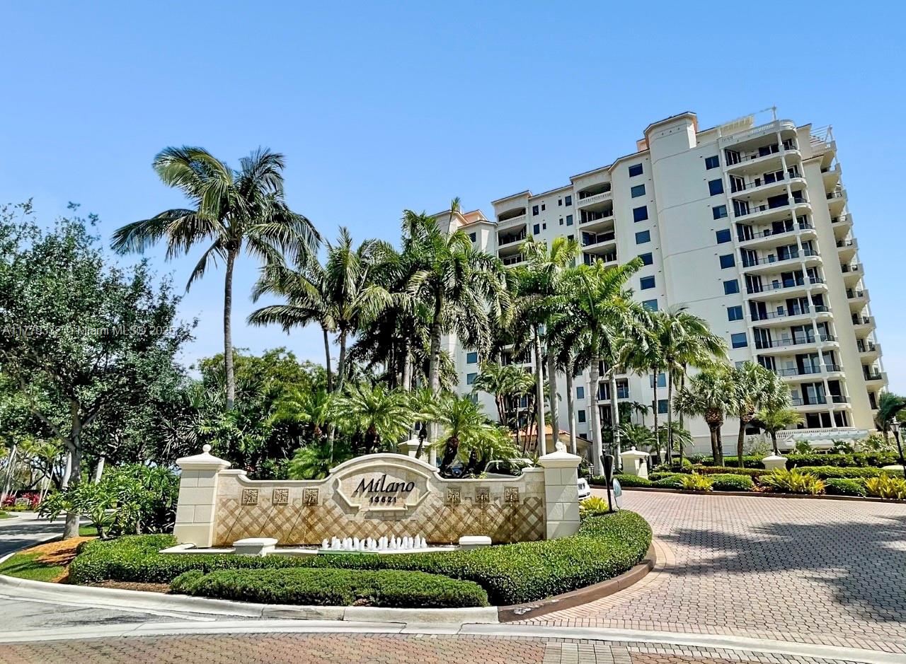 Deering Bay Dr 