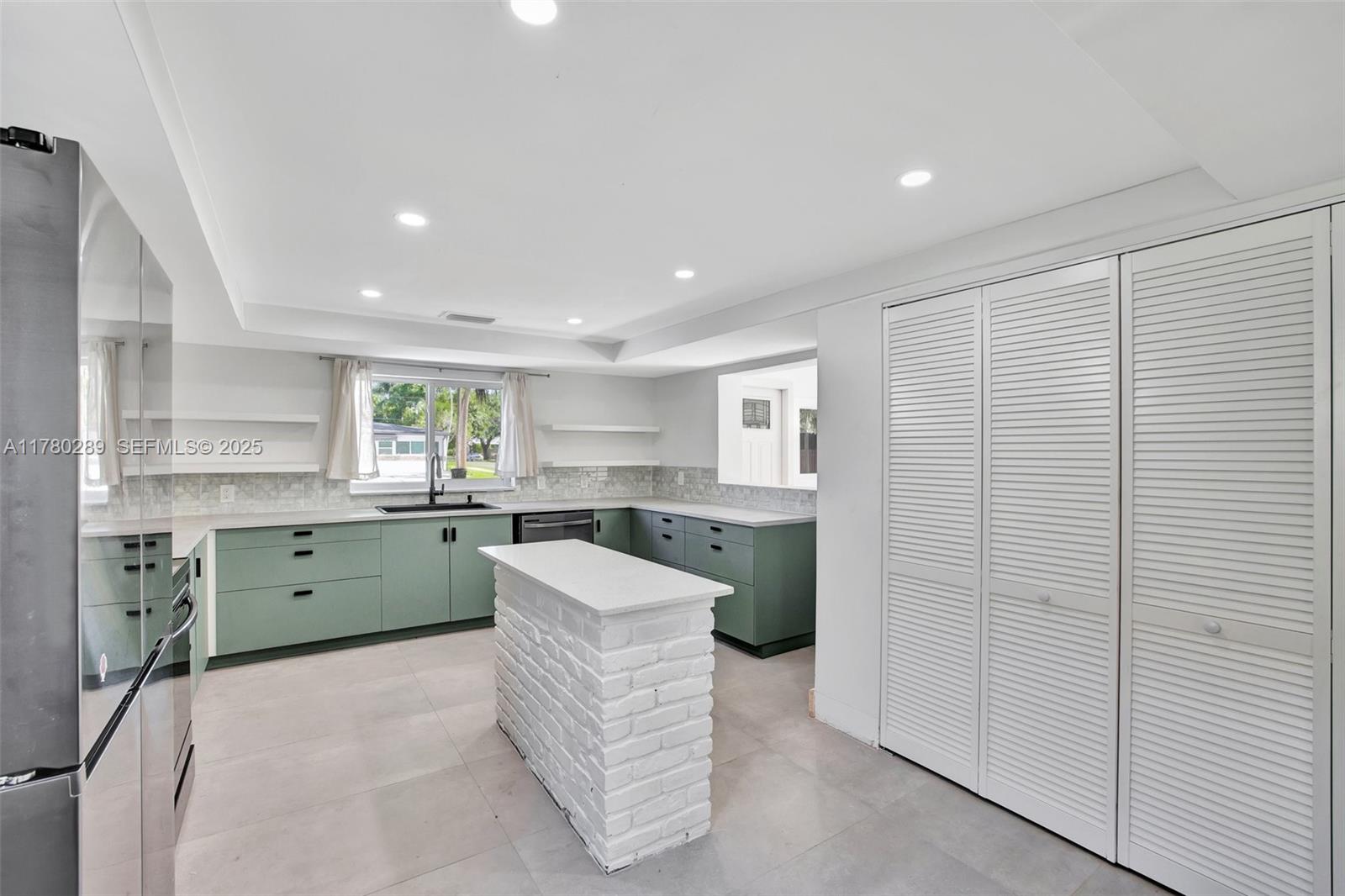 1000 SW 19th Street