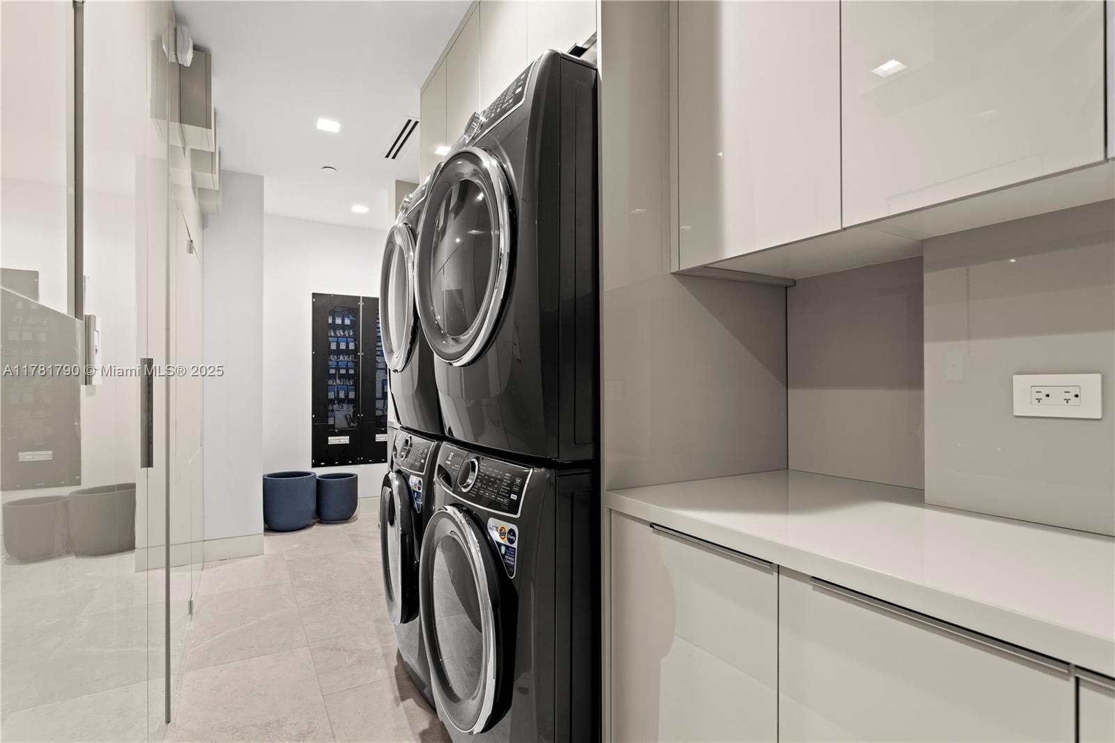 1425 Brickell Ave Unit: PH4BCD