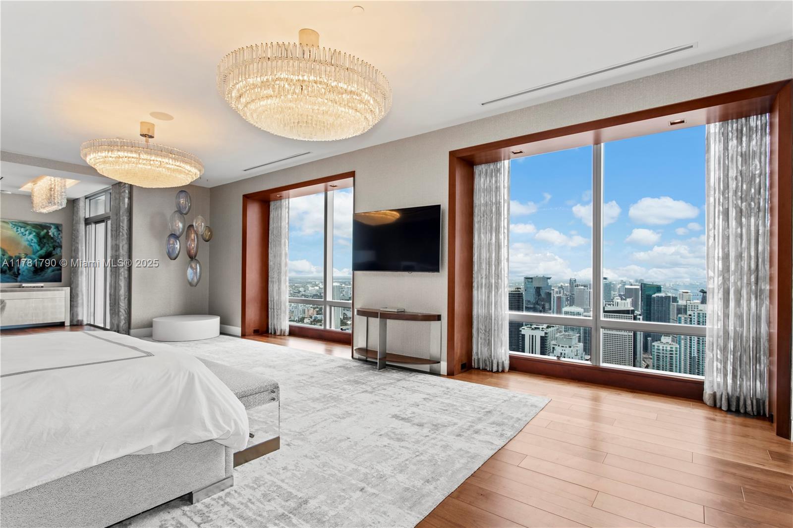 1425 Brickell Ave Unit: PH4BCD