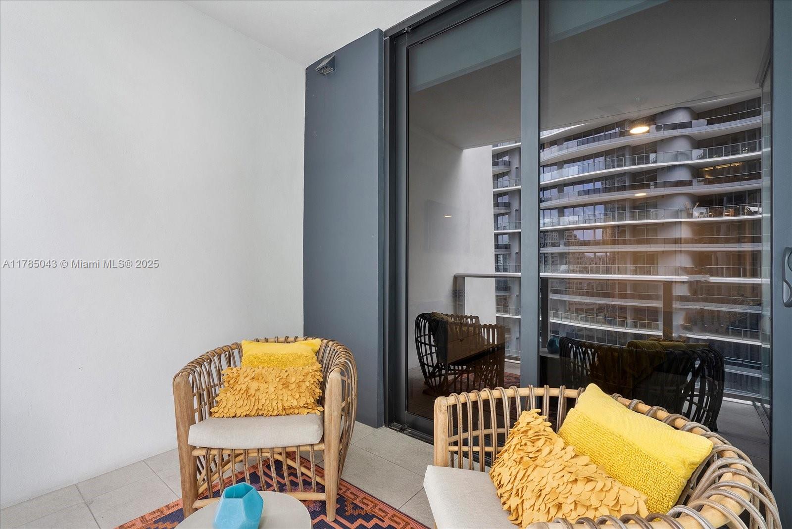 1010 Brickell Ave # 2307