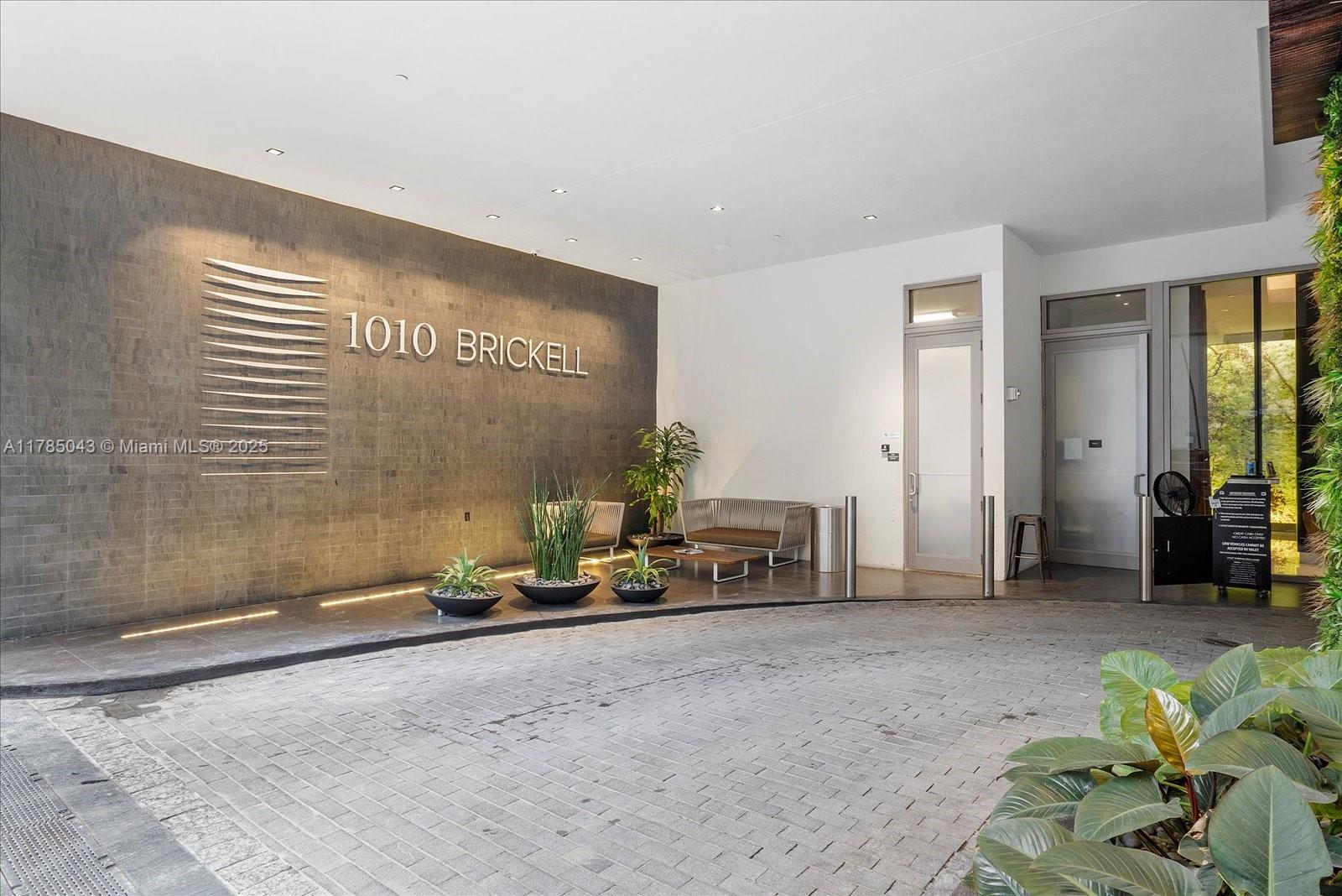 1010 Brickell Ave # 2307