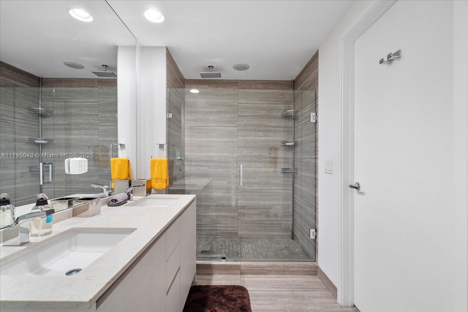 1010 Brickell Ave # 2307