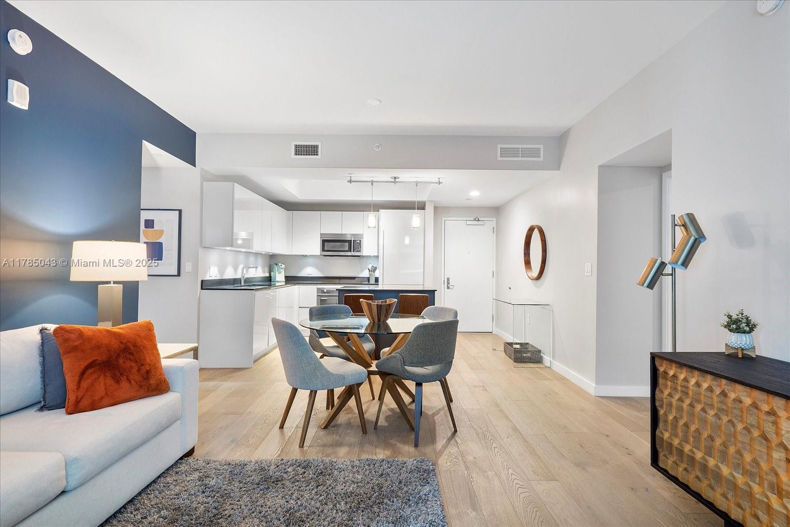 1010 Brickell Ave # 2307