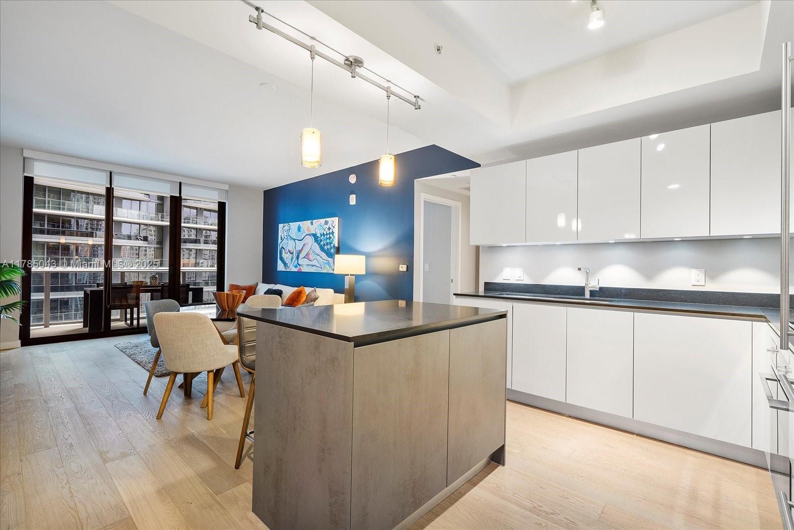1010 Brickell Ave # 2307